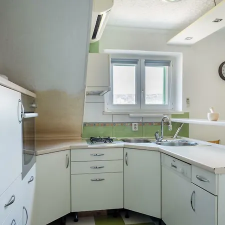 Lives As A Local And Feel Split, 5 Min From Promenada Apartman Split