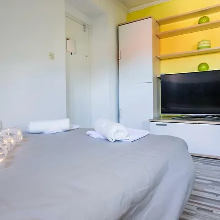 Lives As A Local And Feel Split, 5 Min From Promenada Apartman