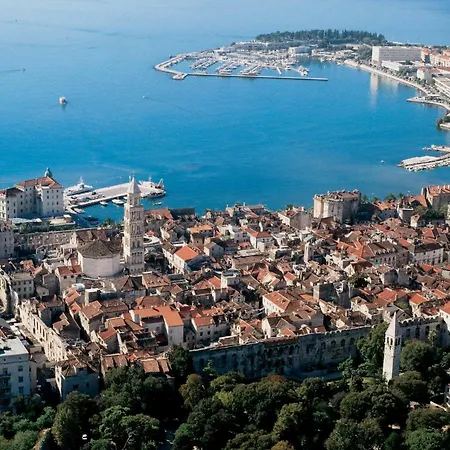 شقة Lives As A Local And Feel Split, 5 Min From Promenada *