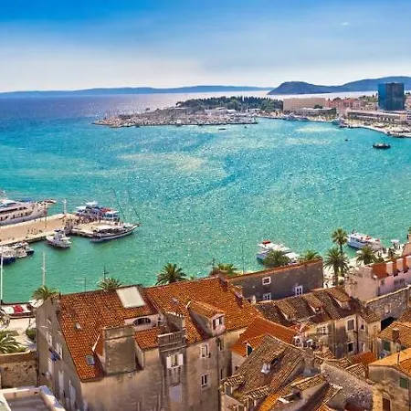 Lives As A Local And Feel Split, 5 Min From Promenada *